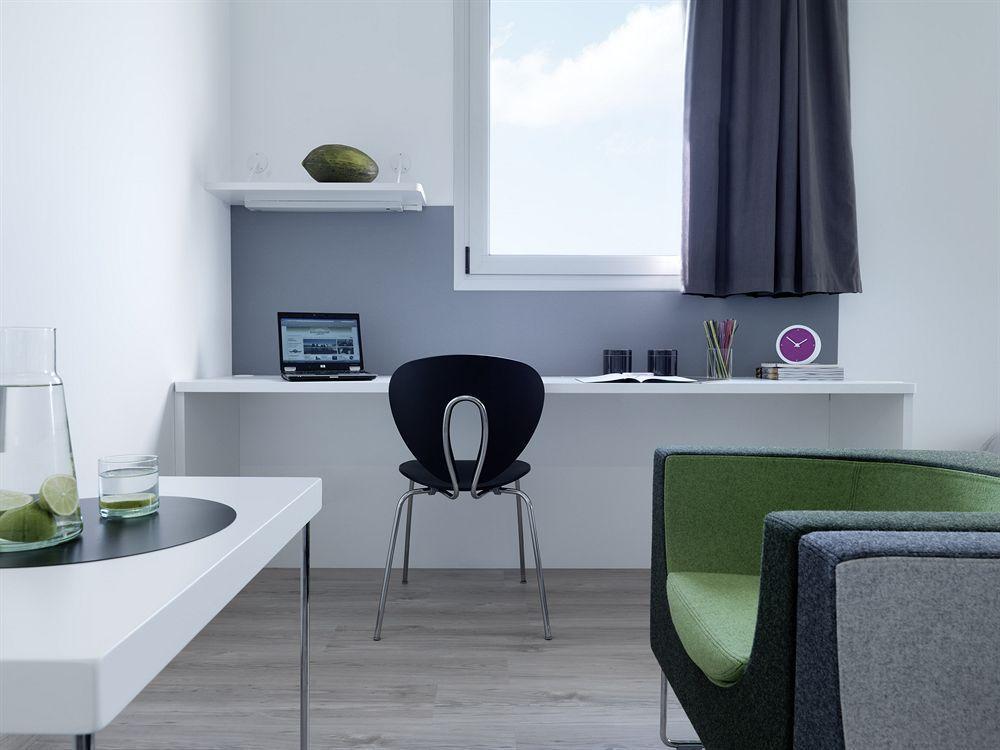 Residencia Melon District Marina Hotel Barcelona Ngoại thất bức ảnh