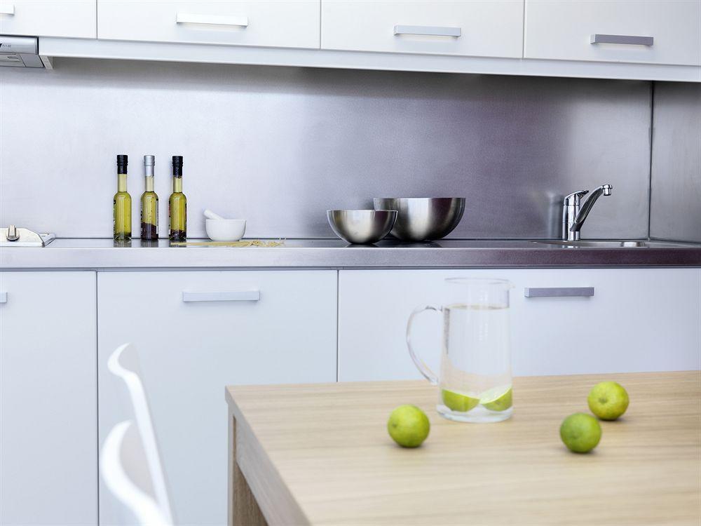 Residencia Melon District Marina Hotel Barcelona Ngoại thất bức ảnh